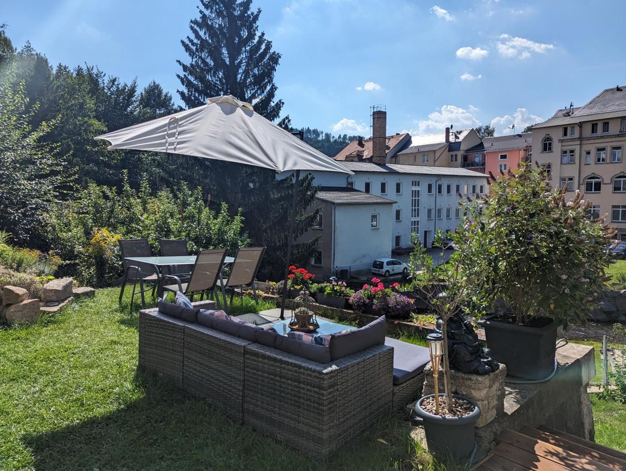 F1 - Urlaubsmagie - Helle Wohnung Mit Sauna & Pool & Whirlpool Sebnitz Kültér fotó